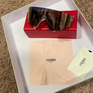 Fendi women sunglass